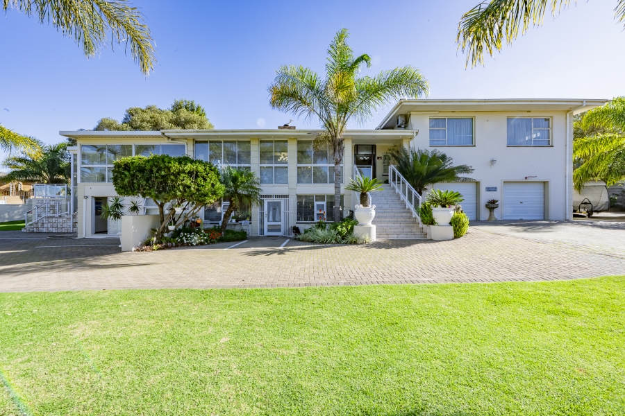 8 Bedroom Property for Sale in Brackenfell South Western Cape